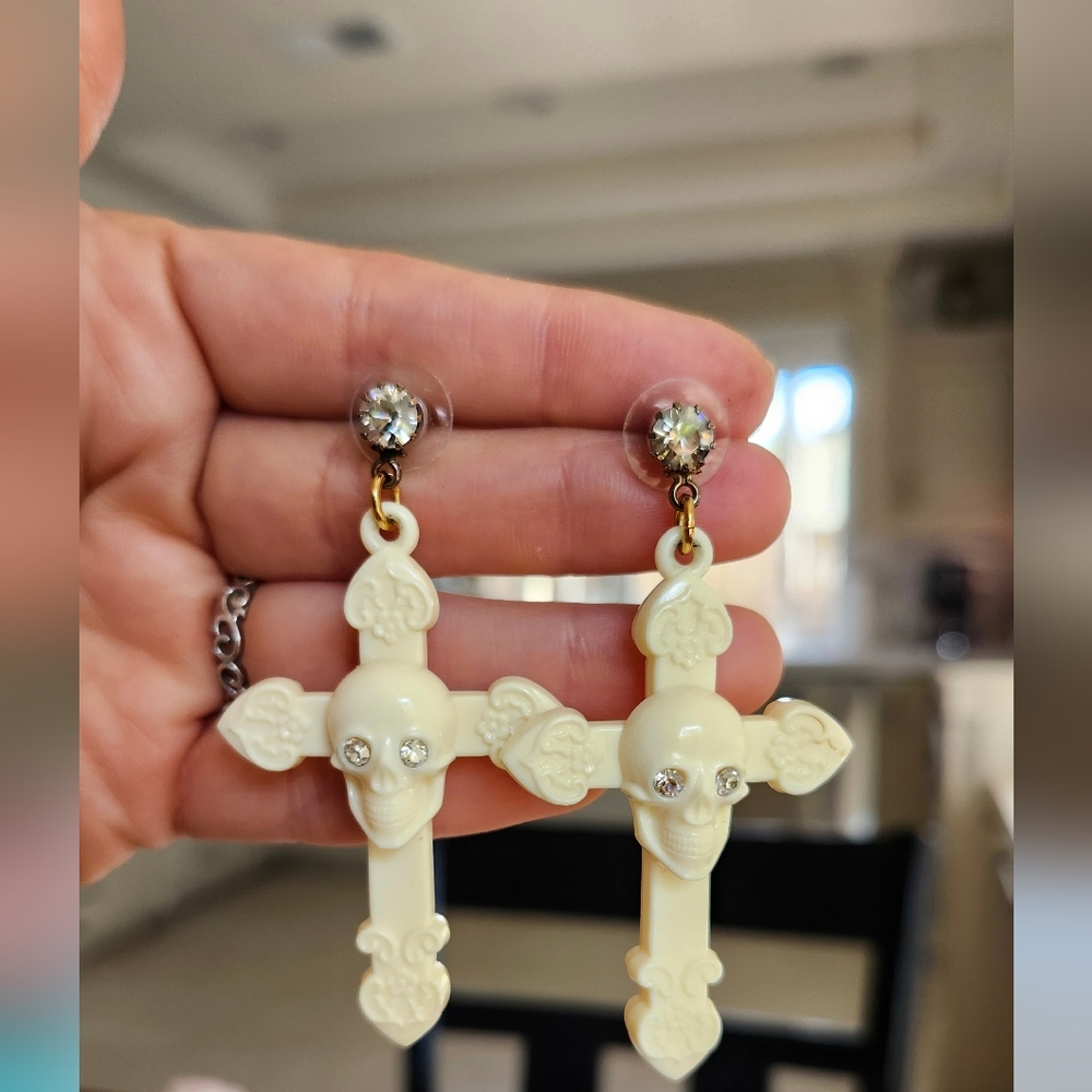 Tarina Tarantino Earrings